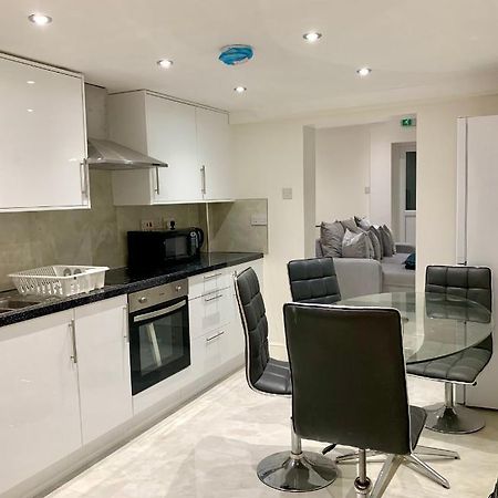 Stylish En Suite Double Room Kensington ロンドン エクステリア 写真